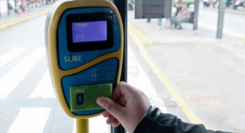 El boleto mínimo de colectivo en el AMBA pasó a costar $42,67