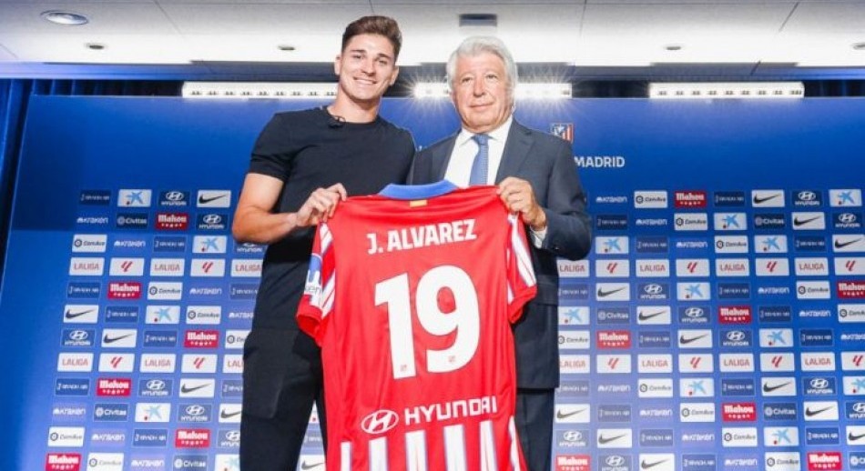 Julián Álvarez fue presentado en el Atlético de Madrid: