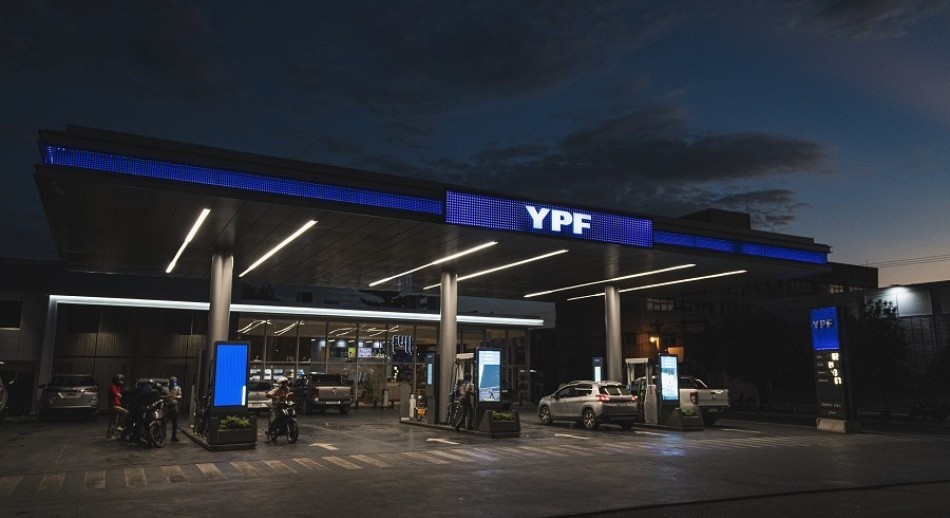 Horacio Marín confirmó que YPF baja 4% el precio de sus combustibles el 1 de mayo